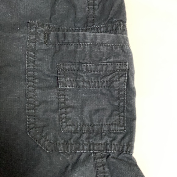 Black Cargo Bermuda shorts by Croft & Barrow. Natural fit. - Picture 5 of 7